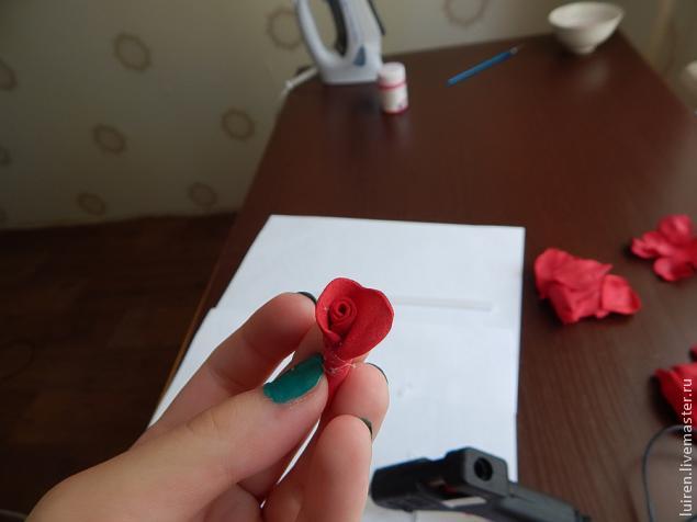 Реалистичная роза из фоамирана своими руками, фото № 14