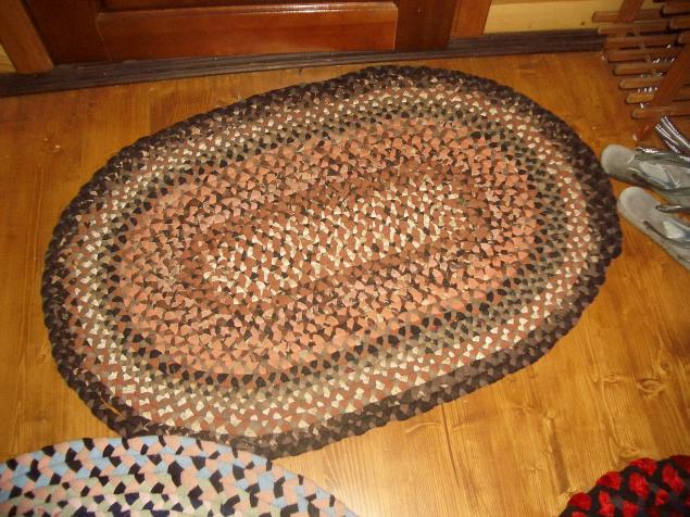 Мастер-класс: делаем коврик из косичек, фото № 15
