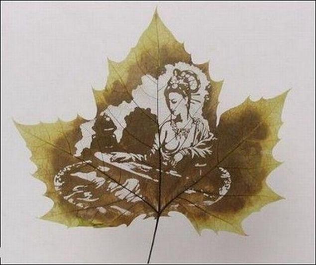 Удивительные рисунки на кленовых листьях, фото № 12