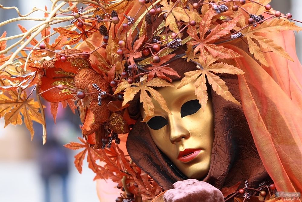 Необычные карнавальные маски с осенней тематикой, фото № 1