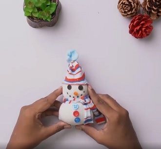 Снеговик своими руками – украшаем дом любимым новогодним персонажем 10