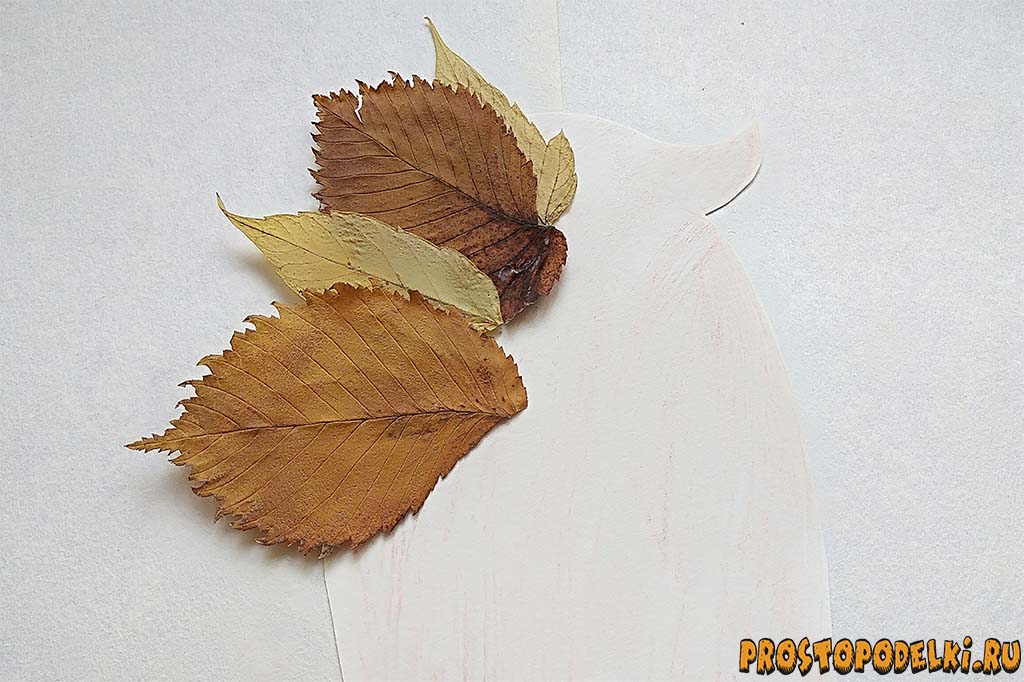 Ежик из листьев на бумаге-3