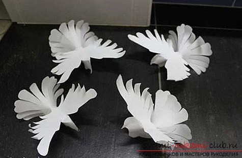 Белые голуби из бумаги. Фото №16