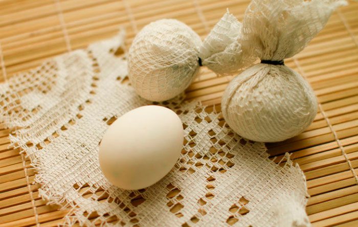 Украшение пасхальных яиц кружевом