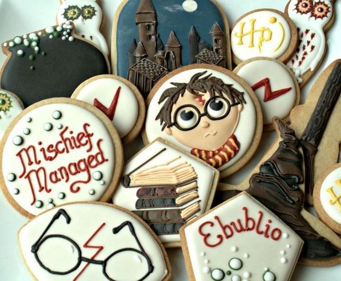 Печенье в тематике Гарри Поттера для украшения стола на день рождение ребенка
