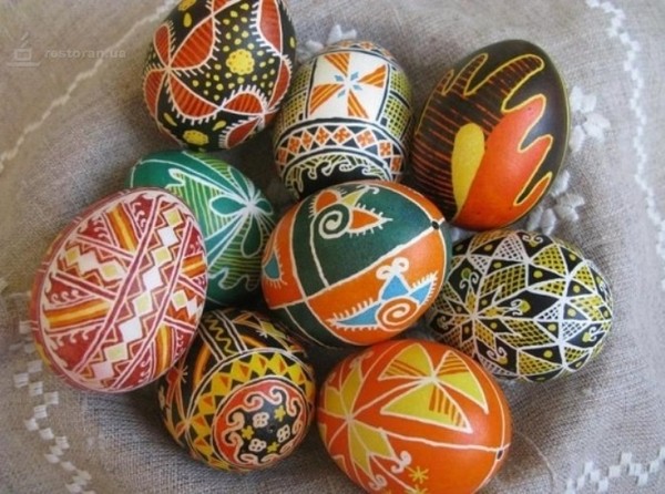 роспись пасхальных яиц из дерева